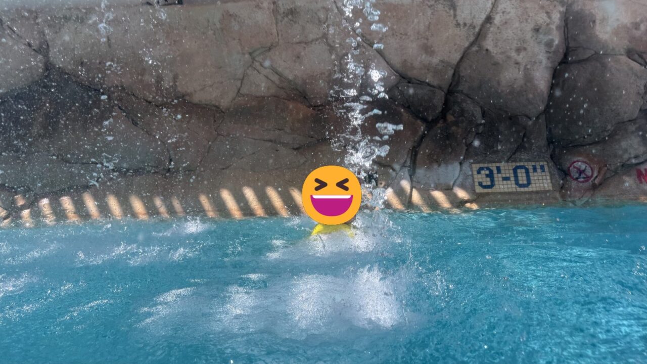 造波プールの波と水深表示