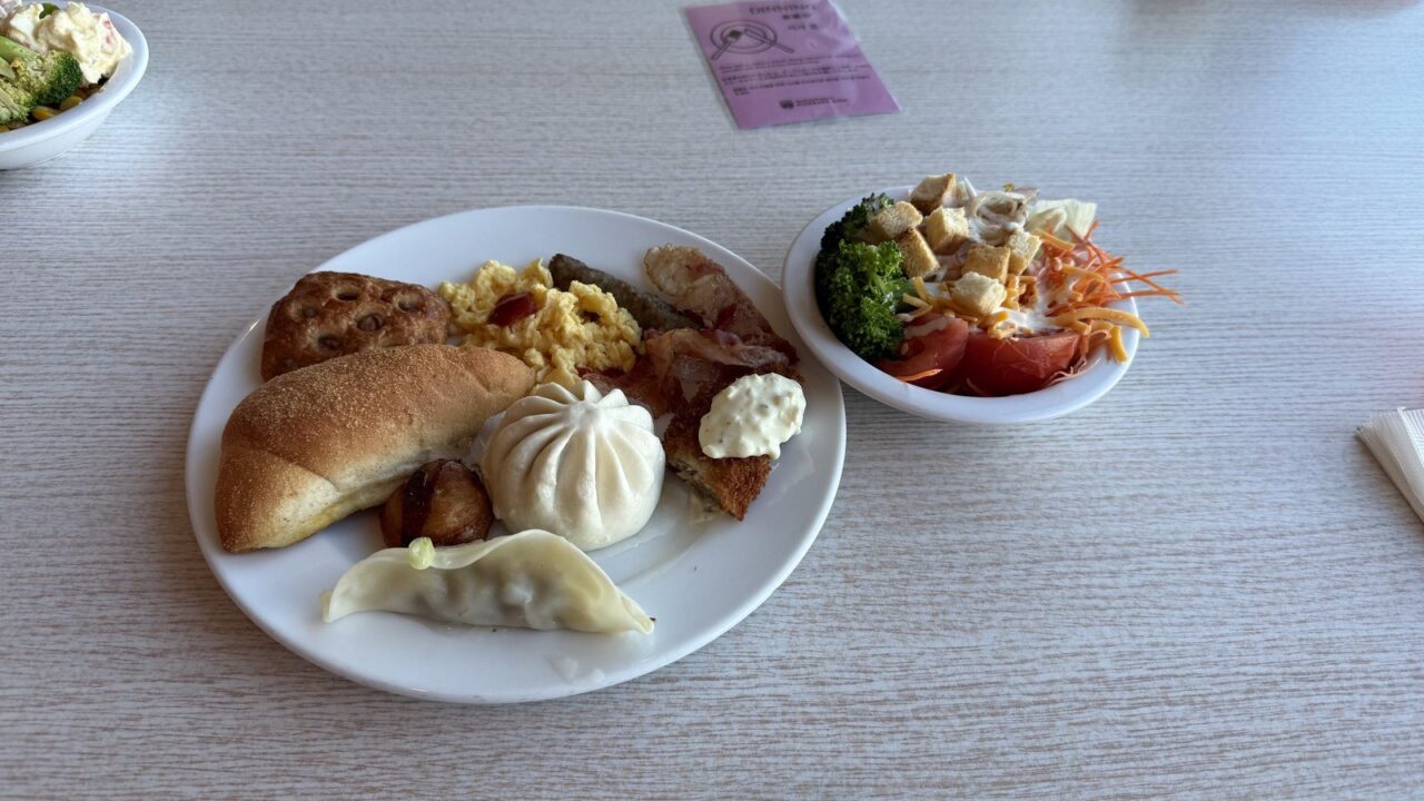ル・プルミエの朝食ビュッフェで取った皿